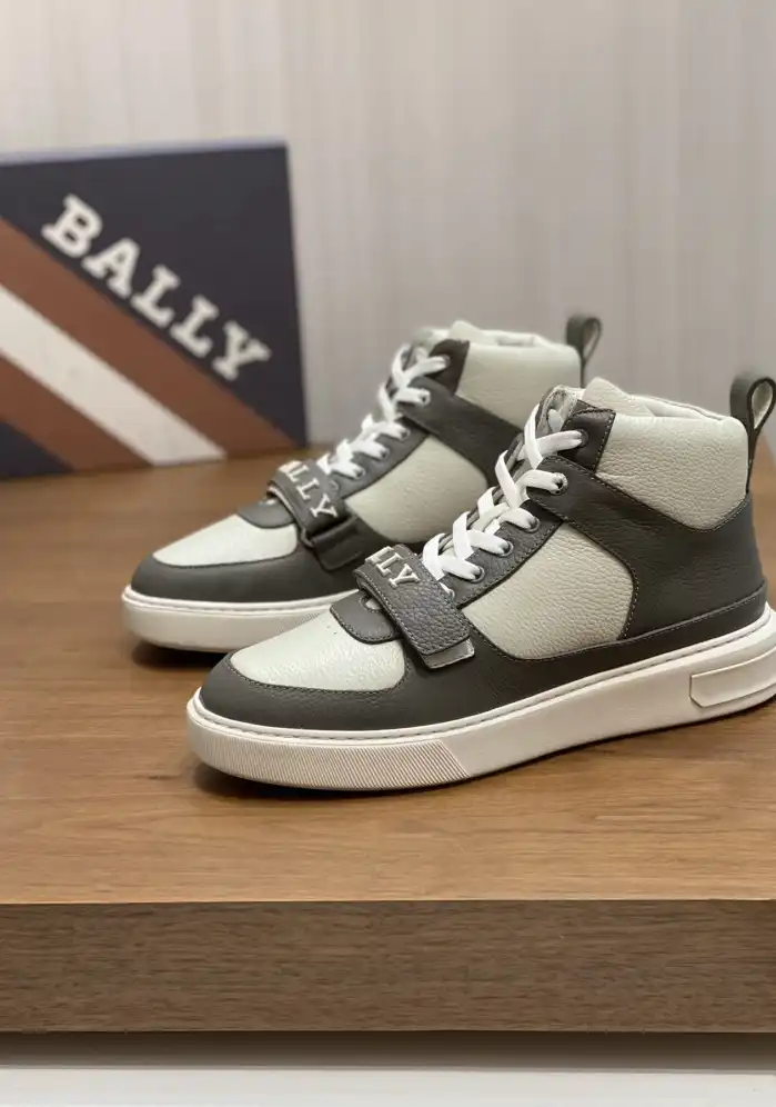 hype Burberry Sneakers