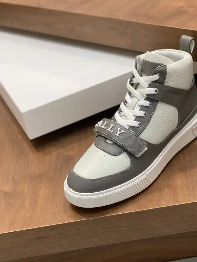 hype Burberry Sneakers