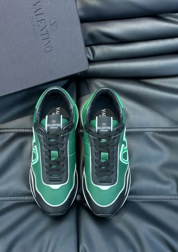 hype Valentino Sneakers