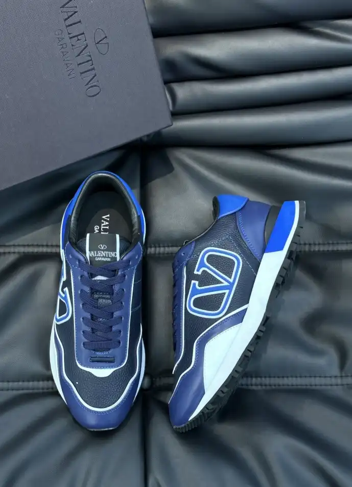 hype Valentino Sneakers