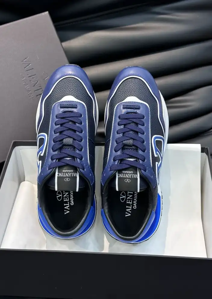 hype Valentino Sneakers