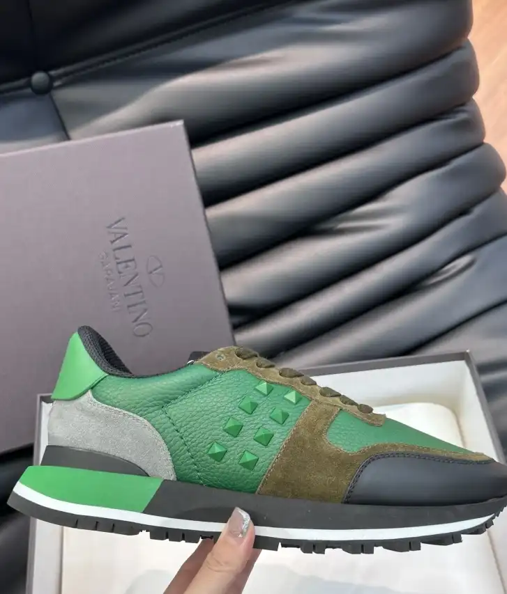 hype Valentino Sneakers