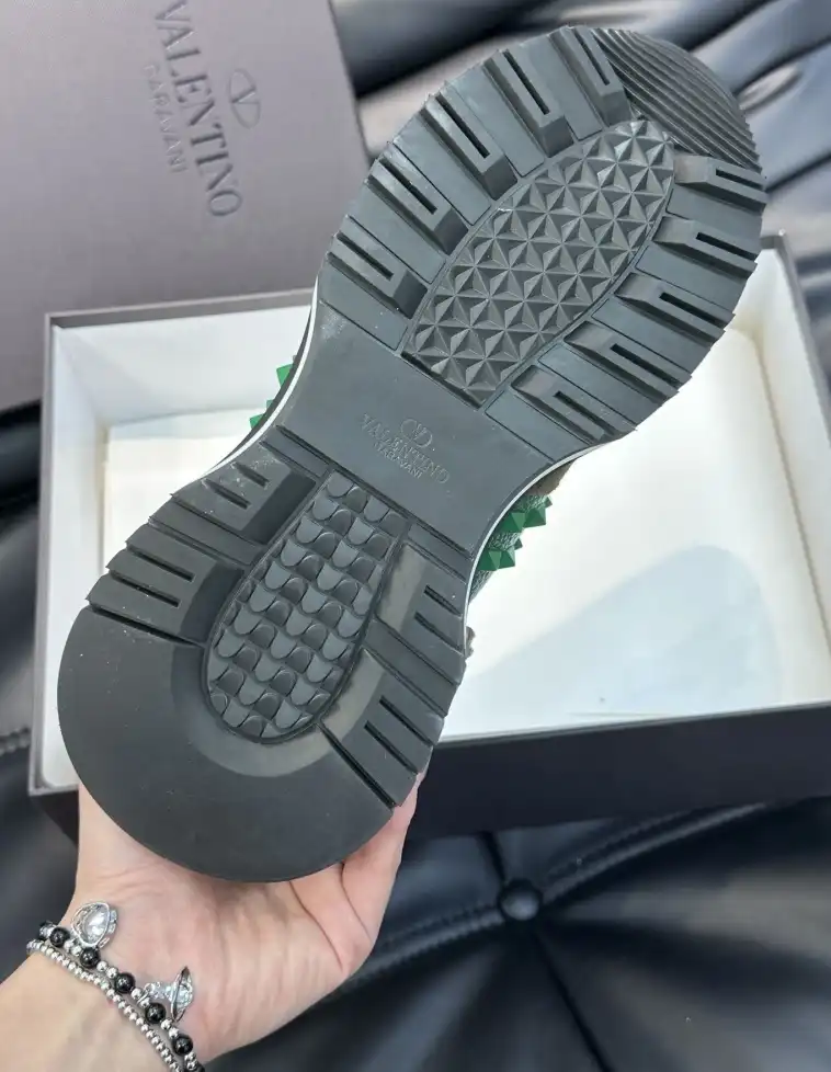 hype Valentino Sneakers