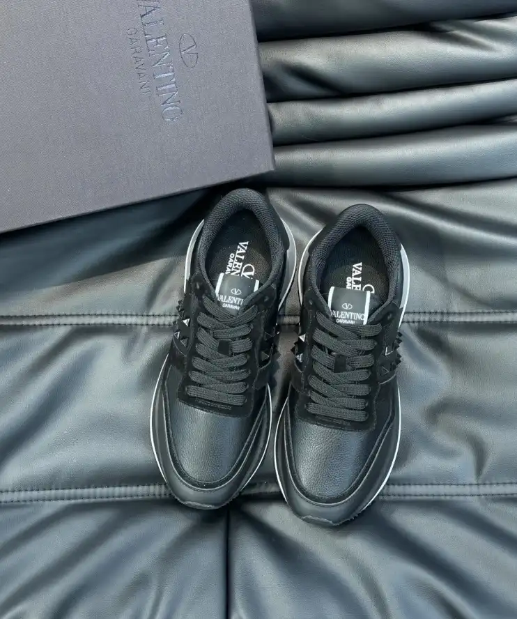 hype Valentino Sneakers