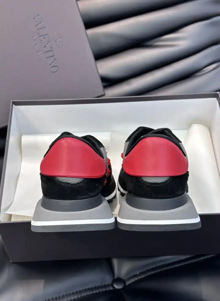 hype Valentino Sneakers