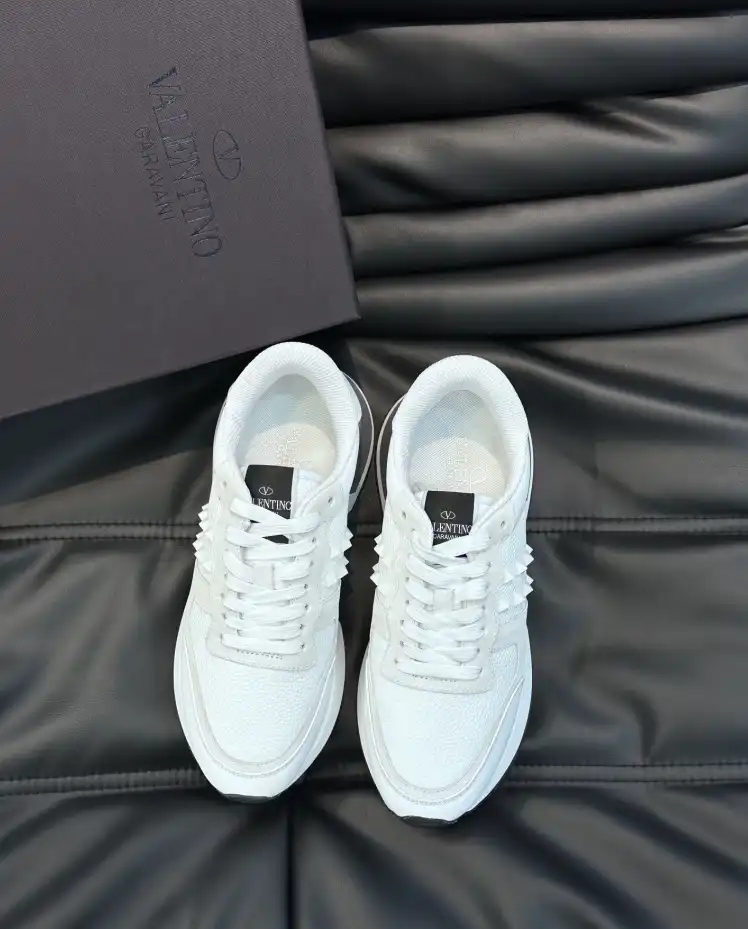 hype Valentino Sneakers