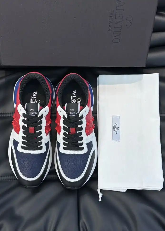 hype Valentino Sneakers