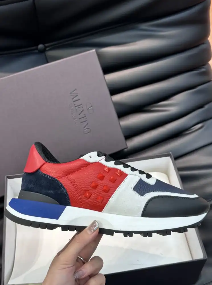 hype Valentino Sneakers