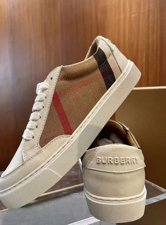 hype Burberry Sneakers