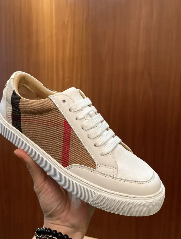 hype Burberry Sneakers