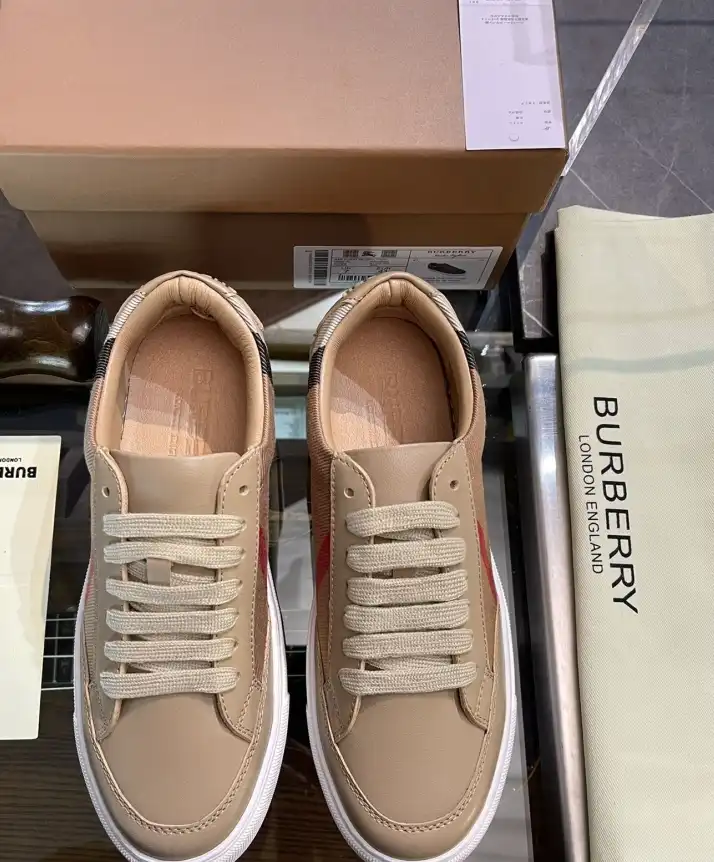 hype Burberry Sneakers