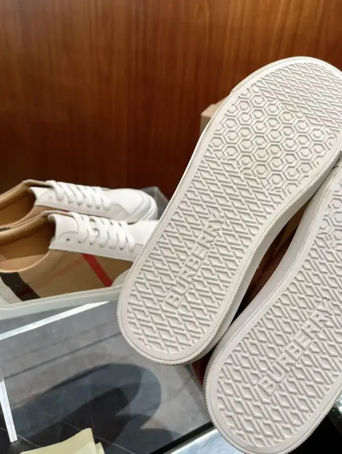 hype Burberry Sneakers