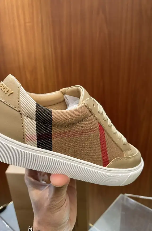 hype Burberry Sneakers