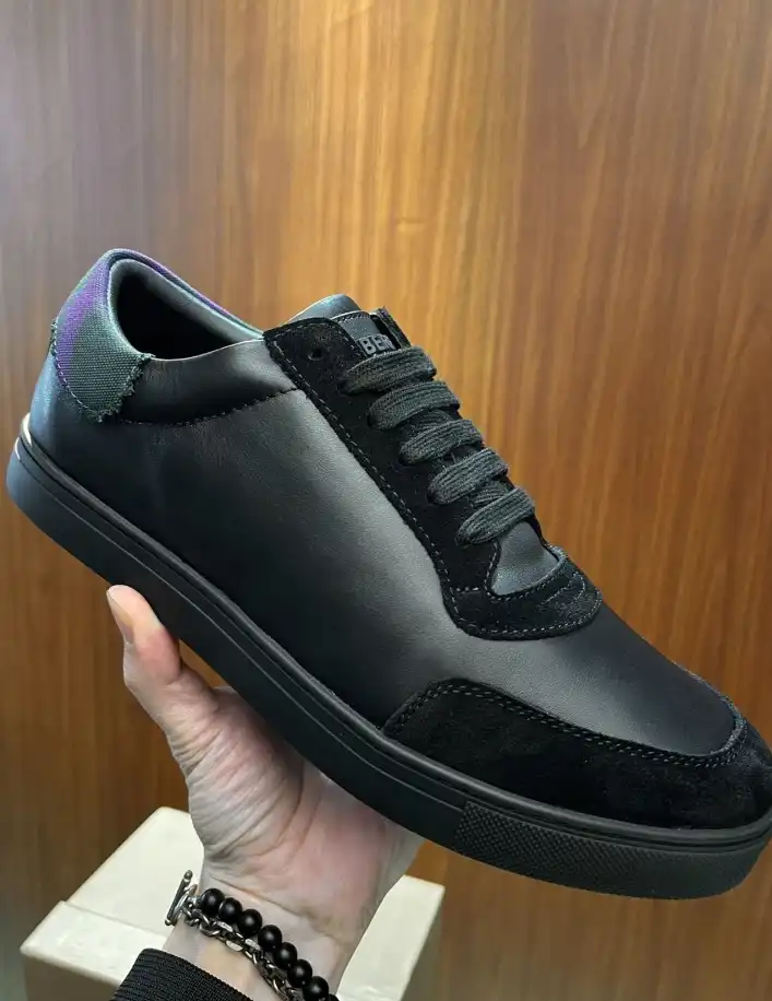 hype Burberry Sneakers