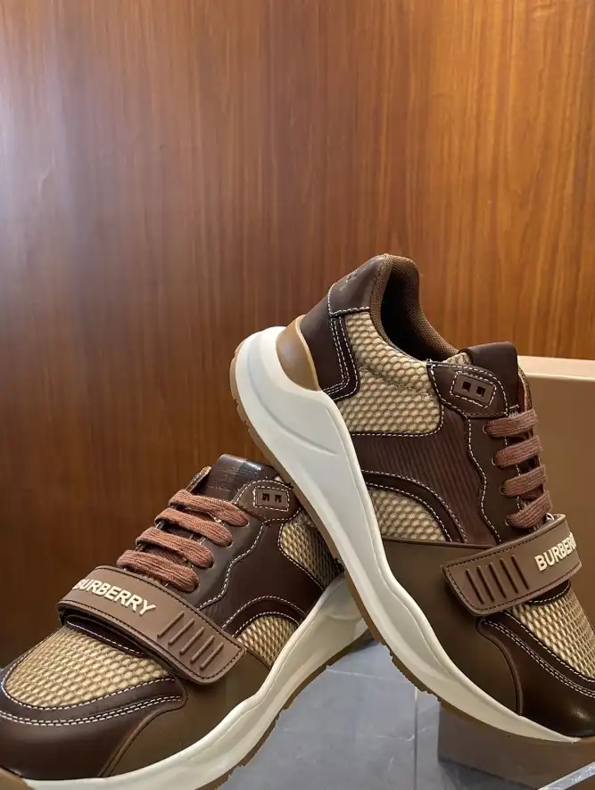 hype Burberry Sneakers