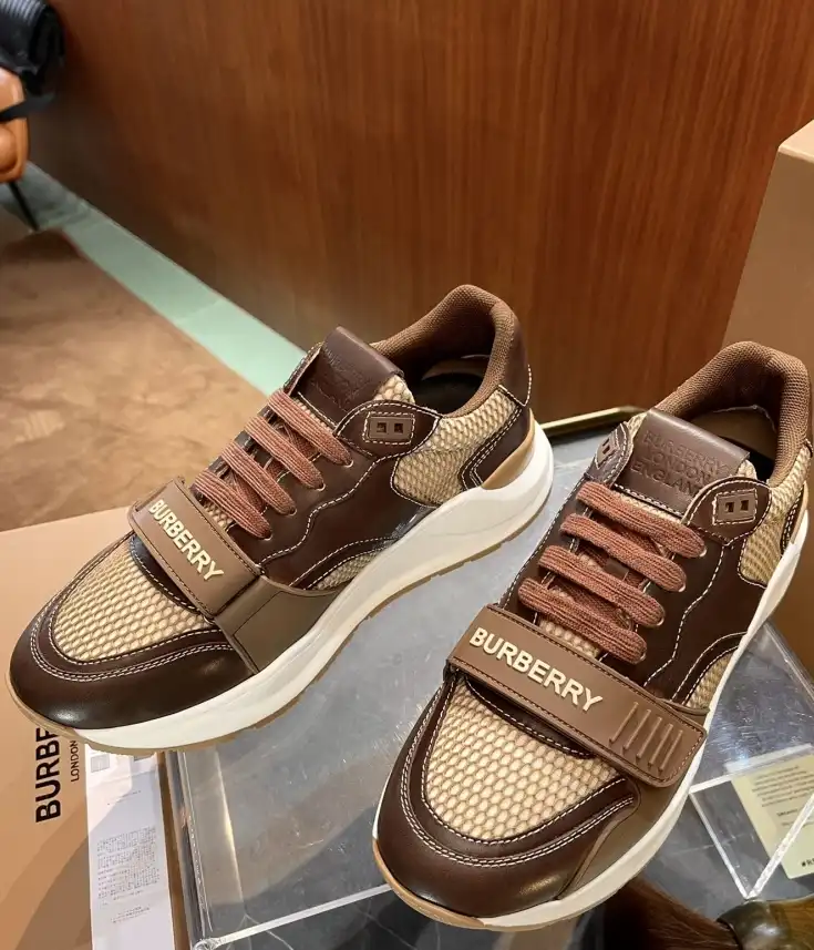 hype Burberry Sneakers