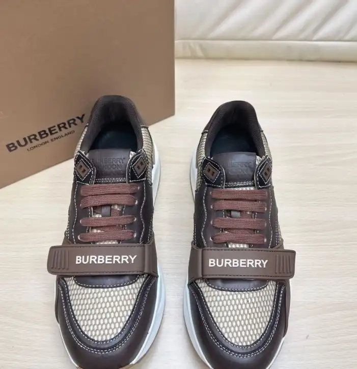 hype Burberry Sneakers