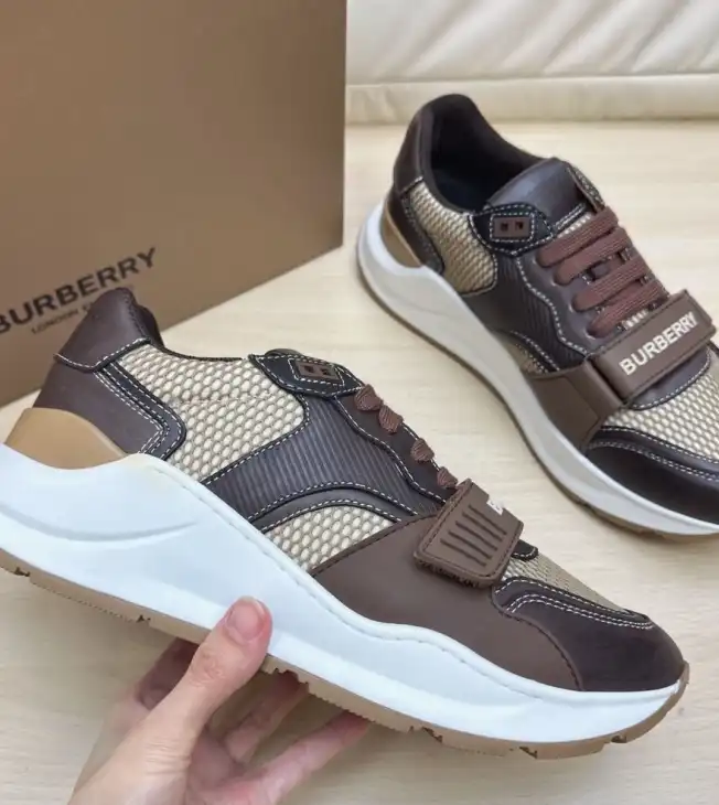 hype Burberry Sneakers