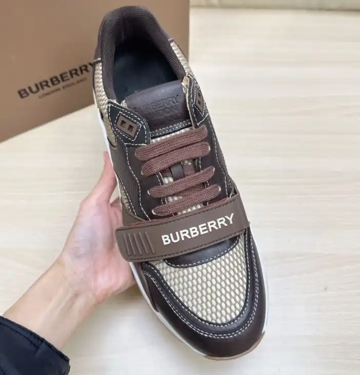 hype Burberry Sneakers