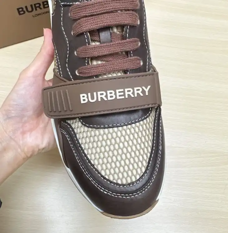 hype Burberry Sneakers