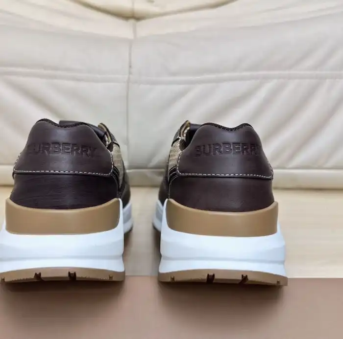 hype Burberry Sneakers