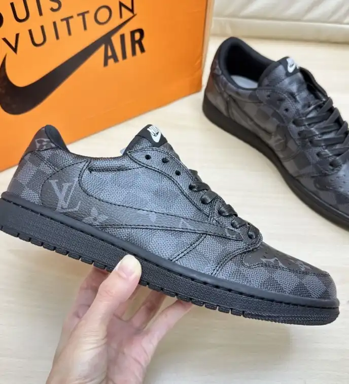 hype Louis Vuitton Sneakers