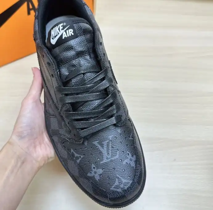 hype Louis Vuitton Sneakers