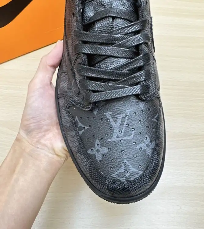 hype Louis Vuitton Sneakers