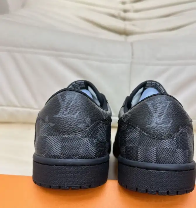 hype Louis Vuitton Sneakers