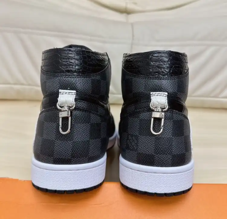 hype Louis Vuitton Sneakers