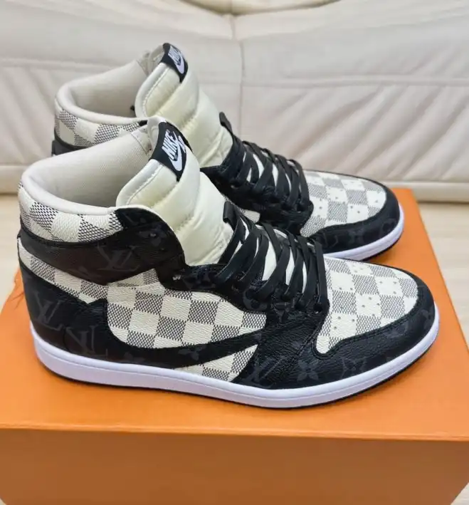 hype Louis Vuitton Sneakers