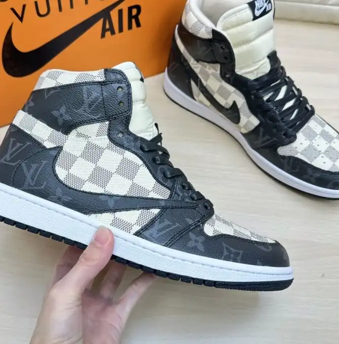 hype Louis Vuitton Sneakers