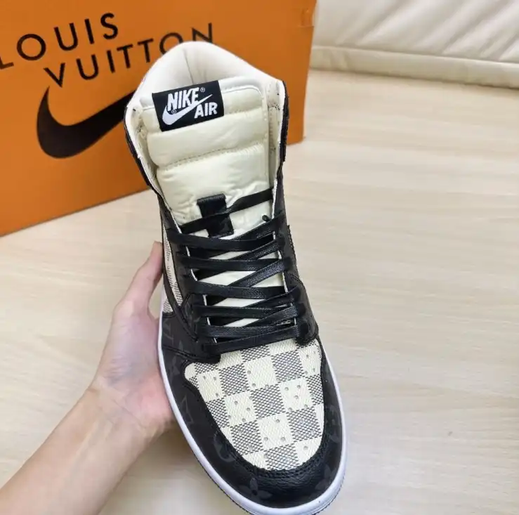 hype Louis Vuitton Sneakers