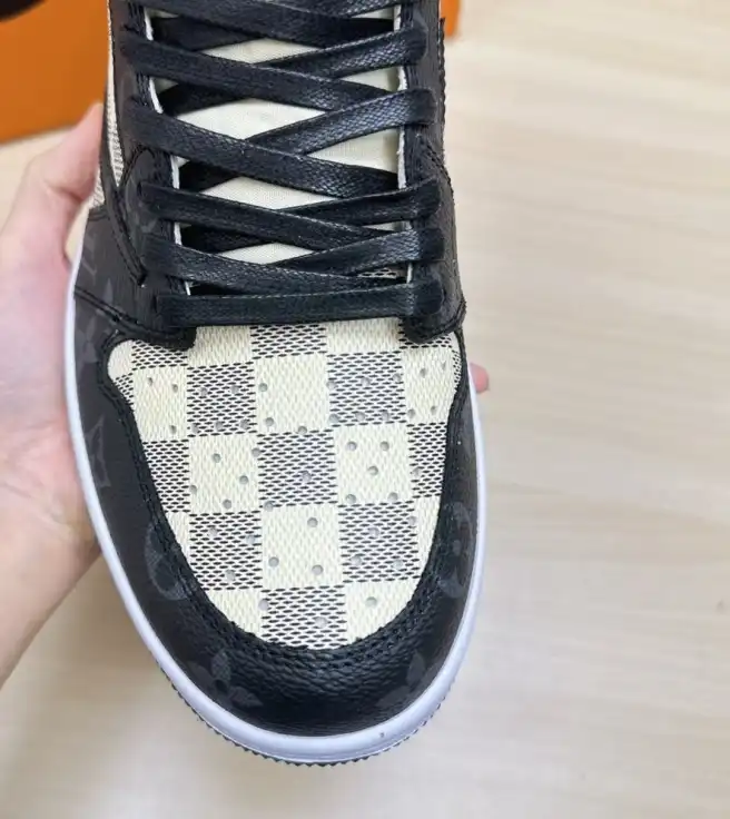 hype Louis Vuitton Sneakers