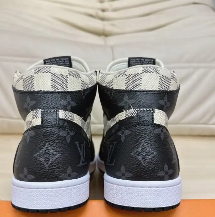 hype Louis Vuitton Sneakers