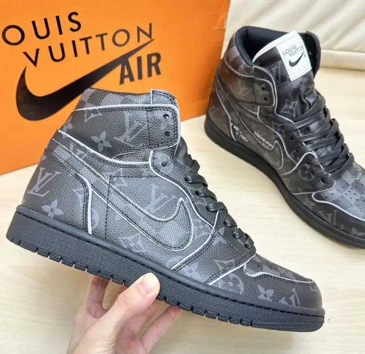 hype Louis Vuitton Sneakers