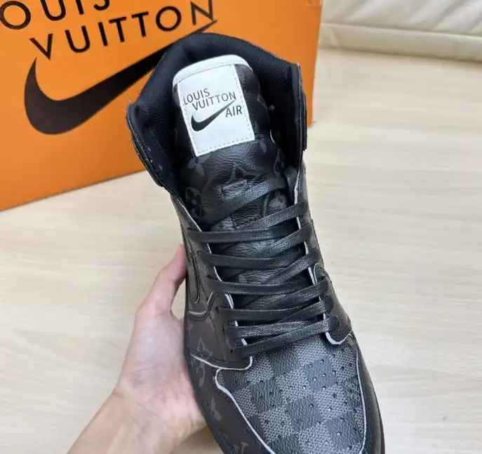 hype Louis Vuitton Sneakers