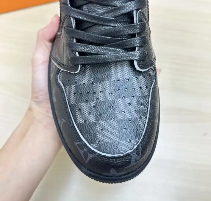 hype Louis Vuitton Sneakers