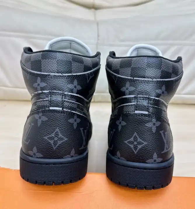 hype Louis Vuitton Sneakers