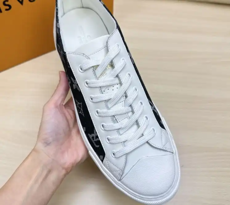 hype Louis Vuitton Sneakers