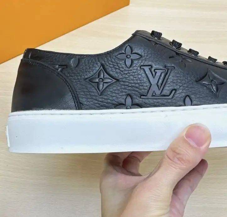 hype Louis Vuitton Sneakers