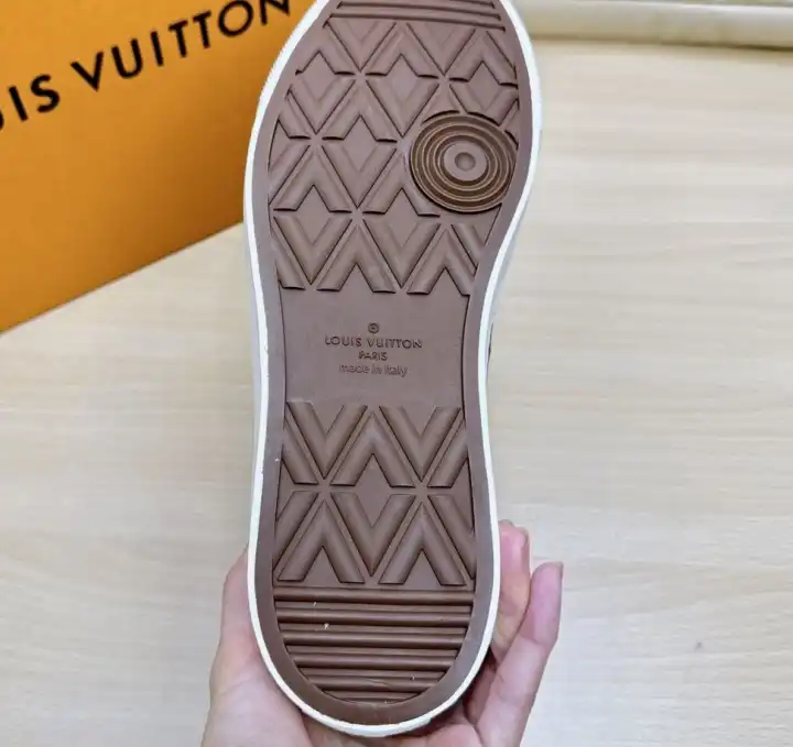 hype Louis Vuitton Sneakers