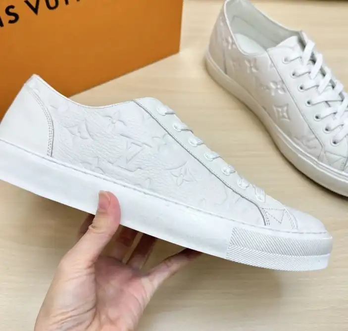 hype Louis Vuitton Sneakers