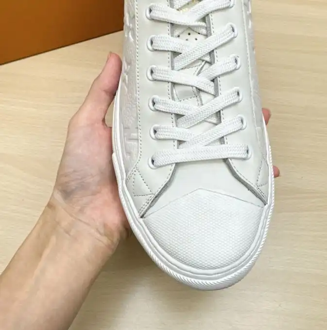 hype Louis Vuitton Sneakers