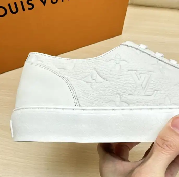 hype Louis Vuitton Sneakers