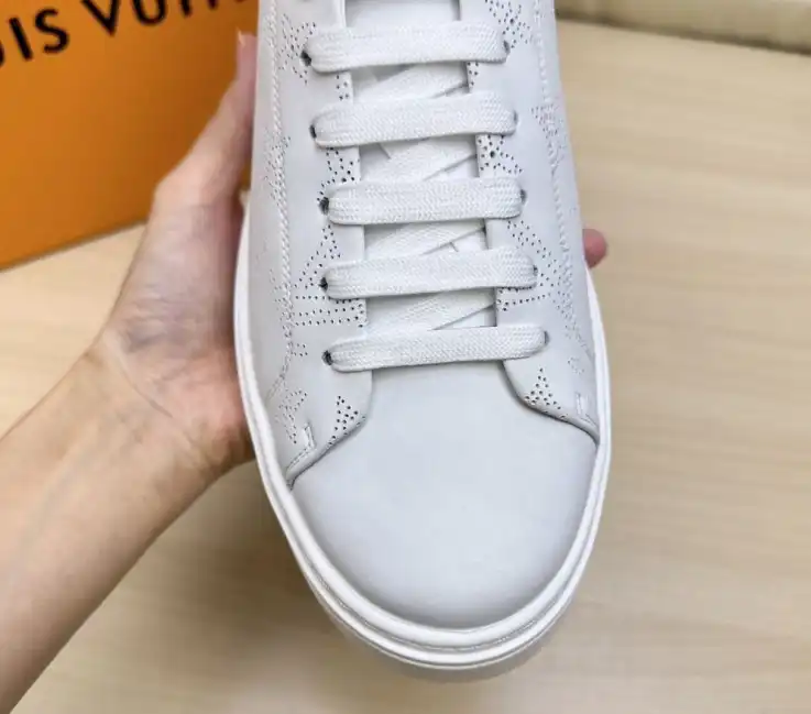 hype Louis Vuitton Sneakers