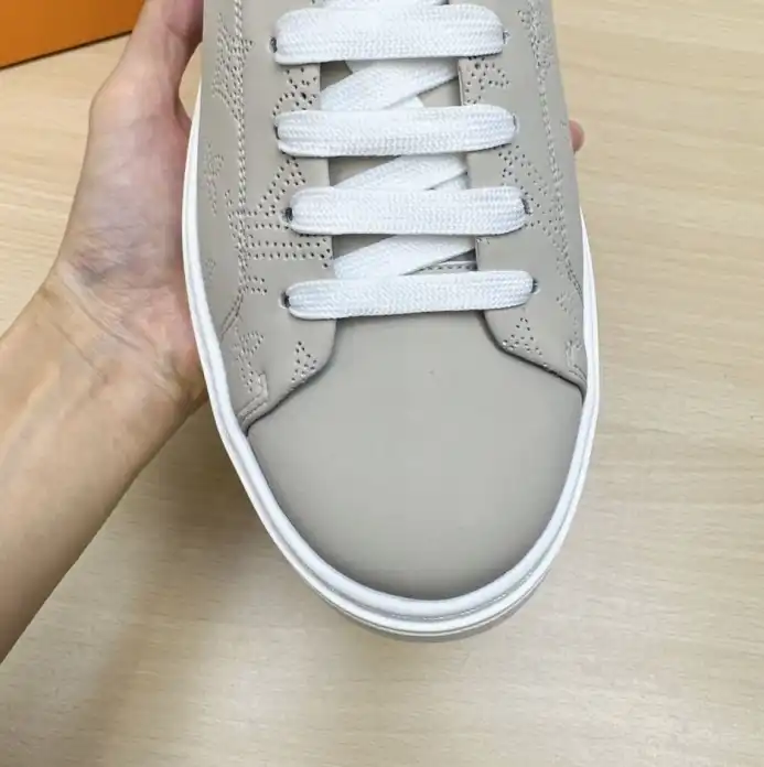 hype Louis Vuitton Sneakers