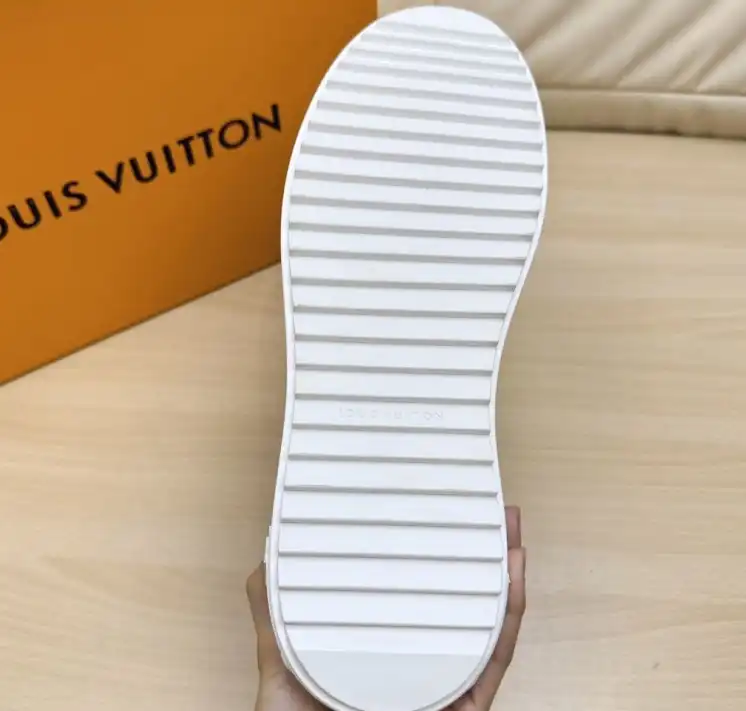 hype Louis Vuitton Sneakers