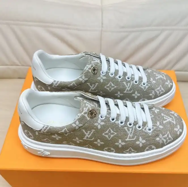 hype Louis Vuitton Sneakers