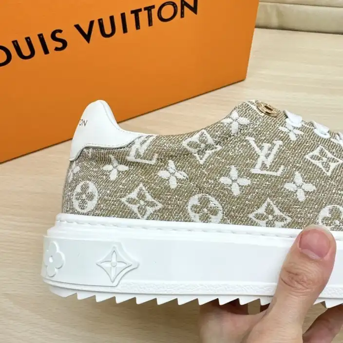 hype Louis Vuitton Sneakers